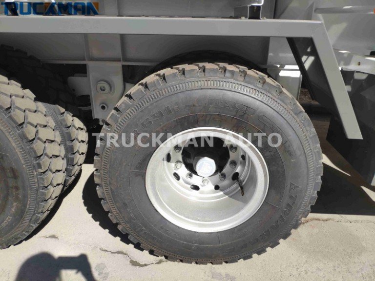 SINOTRUK HOWO 10 Wheel Dump Truck Tire