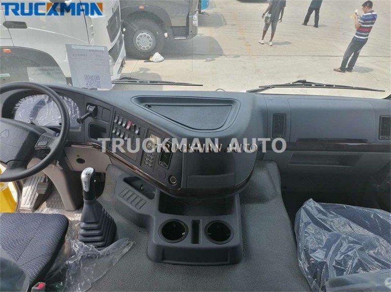 SINOTRUK HOWO 6x4 Cargo Truck Cabin