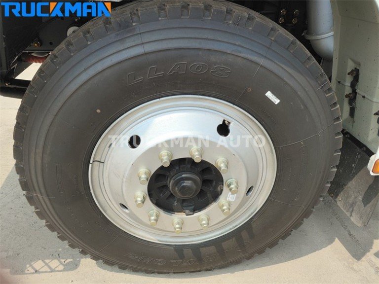 SHACMAN X3000 6x4 Dump Truck Tire