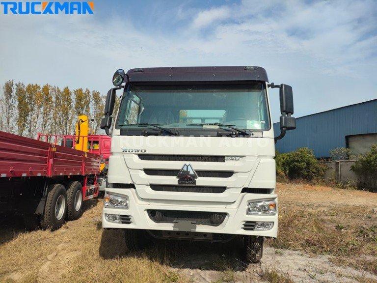 Sinotruk HOWO 6X4 Cargo Truck