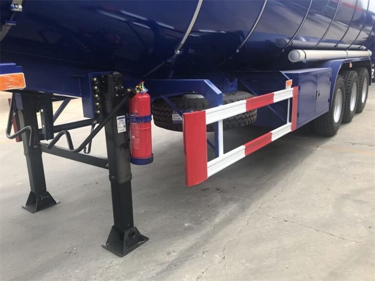 The Loading and Unloading Process of Fuel Tank Trailers