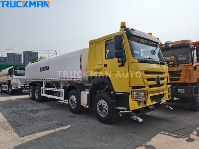 HOWO 8x4 30000 Liters Water Tanker Truck