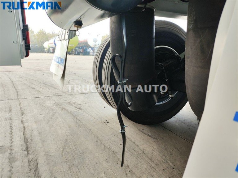 HOWO NX 8x4 Fuel Tanker Truck Anti-Static Device