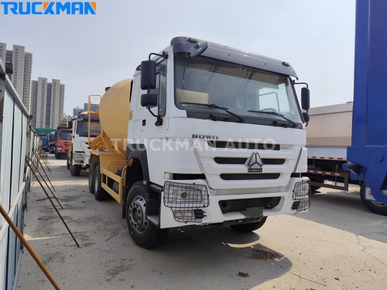 SINOTRUK HOWO 10 Wheel Cement Mixer Truck