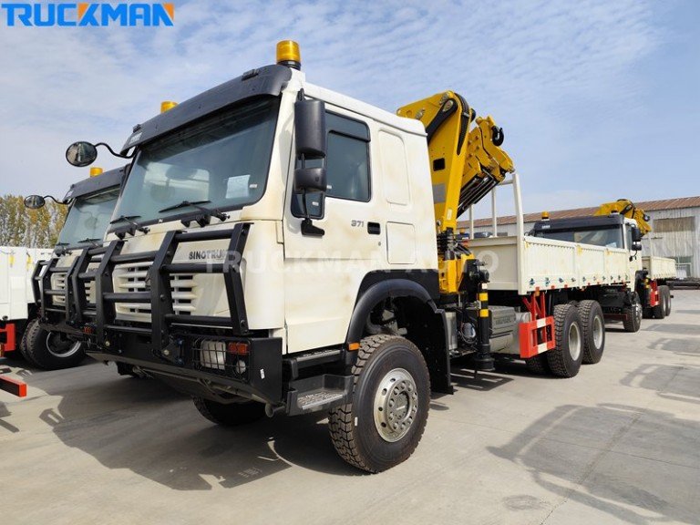 SINOTRUK HOWO 6x6 Truck Mounted Crane
