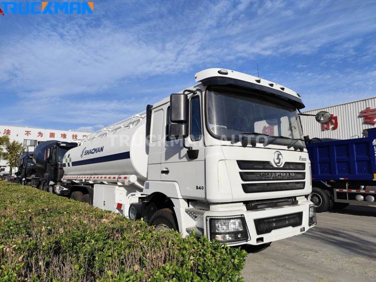 SHACMAN F3000 25000 Liters Oil Tanker Truck