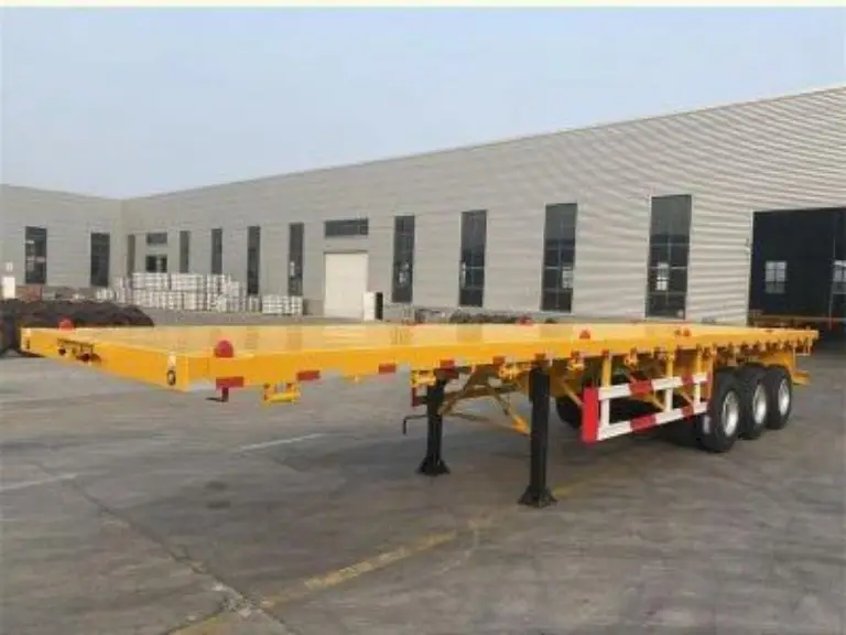 Remorque porte-conteneurs à plateau