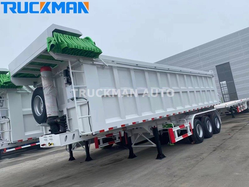 Dump trailer with tarpaulin