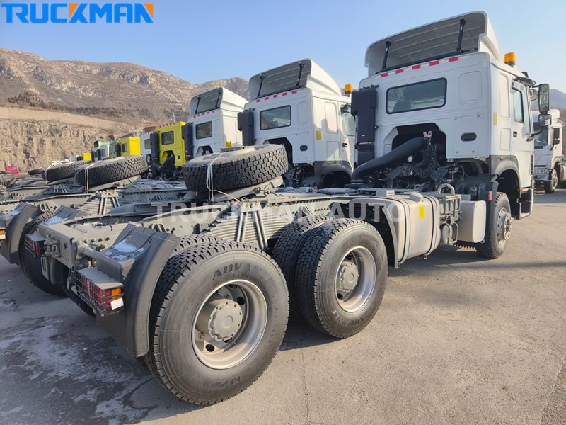 SINOTRUK 430HP tractor